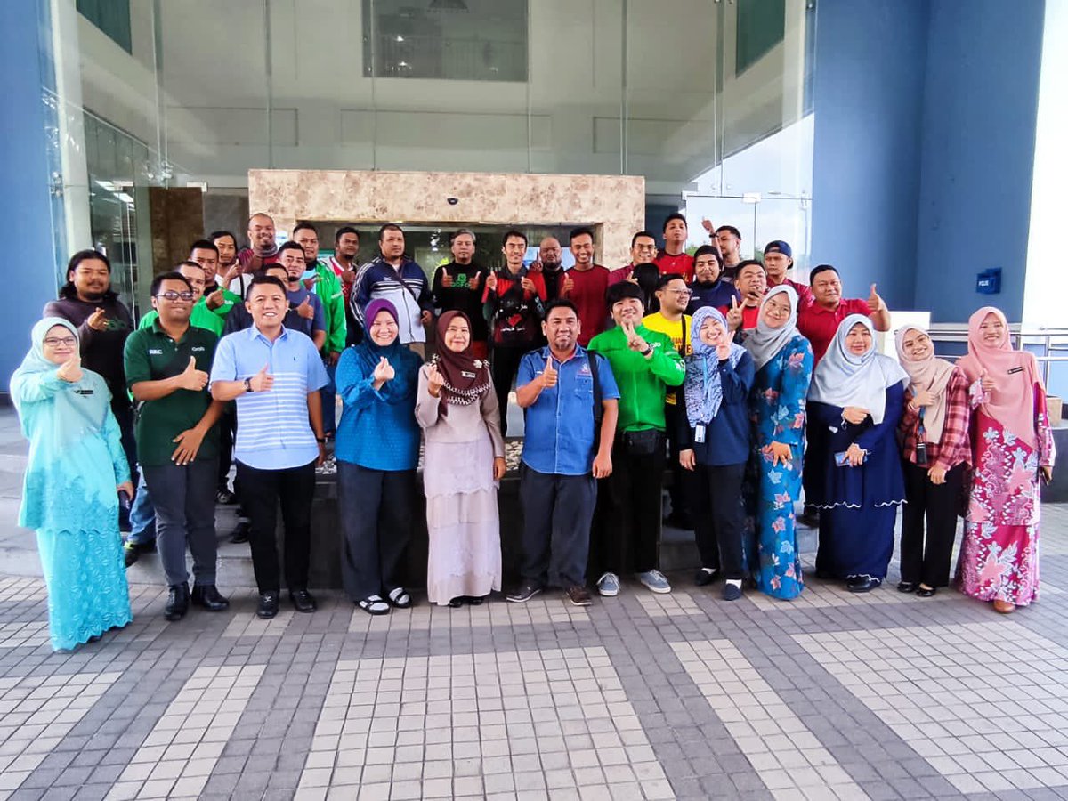 Sekretariat Ngo &amp; Kesatuan Sekerja di Kota Bahru menerangkan perkembangan hala-tuju GiG Ekonomi, sehingga wujud Suruhanjaya GiG Ekonomi Malaysia <a href="/DrZahidHamidi/">Ahmad Zahid Hamidi</a> <a href="/ZainiUjang2/">Zaini Ujang</a>