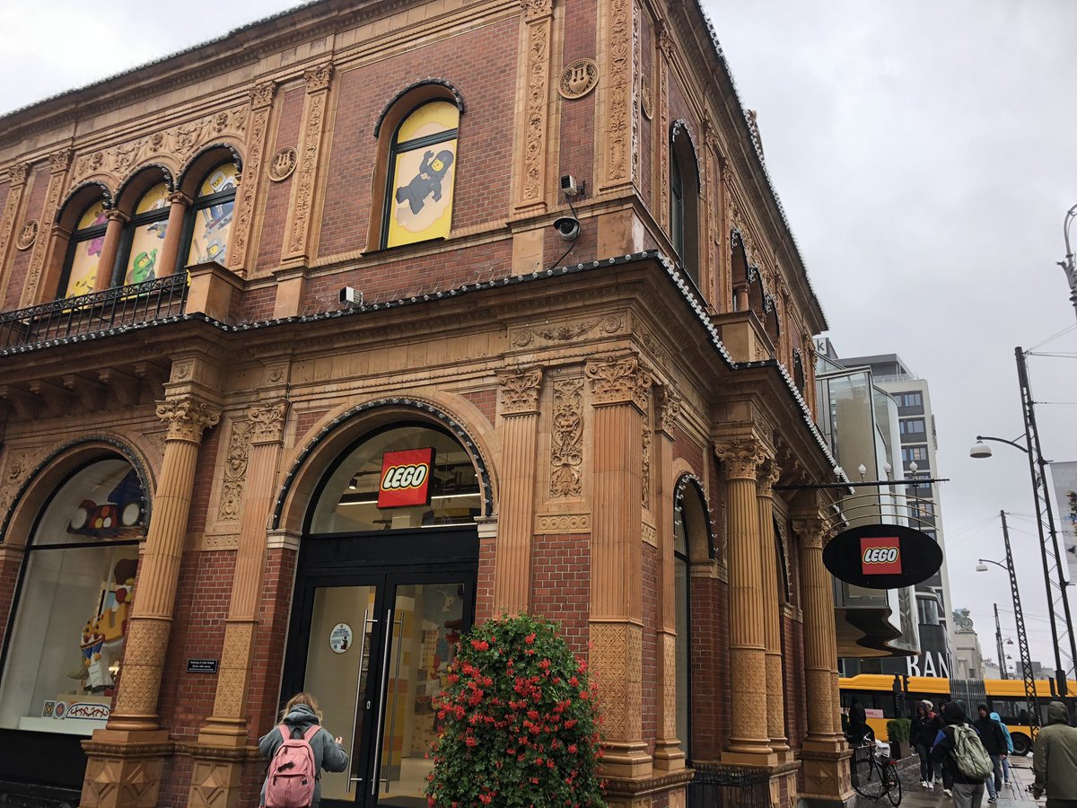 LucyNeatby's tweet photo. My first stop - discovered on Google a Lego store close the reviving coffee shop. Some amazing kits on display and a colour wall. #lego #legodenmark #legoengineering https://t.co/PyMH4litsP