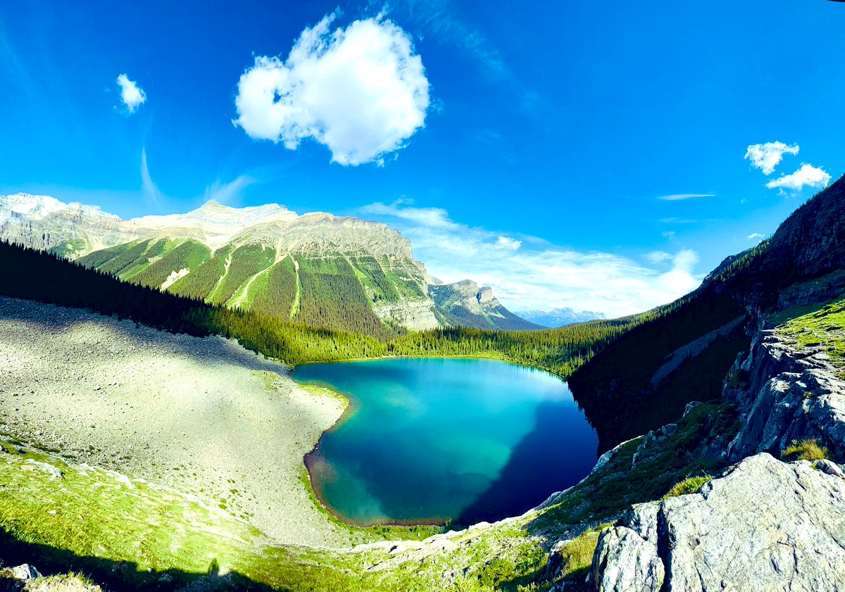 Alberta is heaven on earth. #MyBanff #LakeAnnette