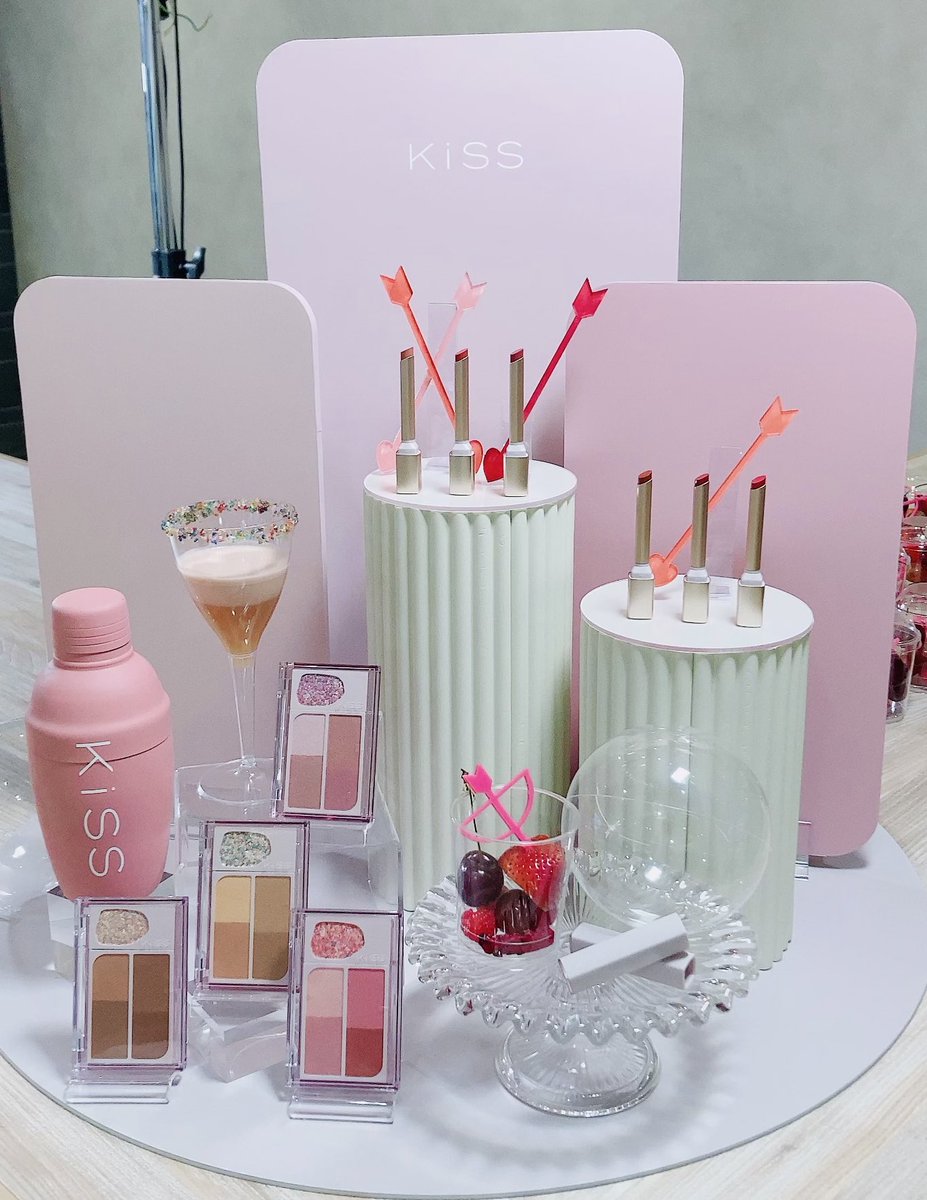 この秋新しくなるメイクアップブランド“KiSS”リニューアル発表会の
