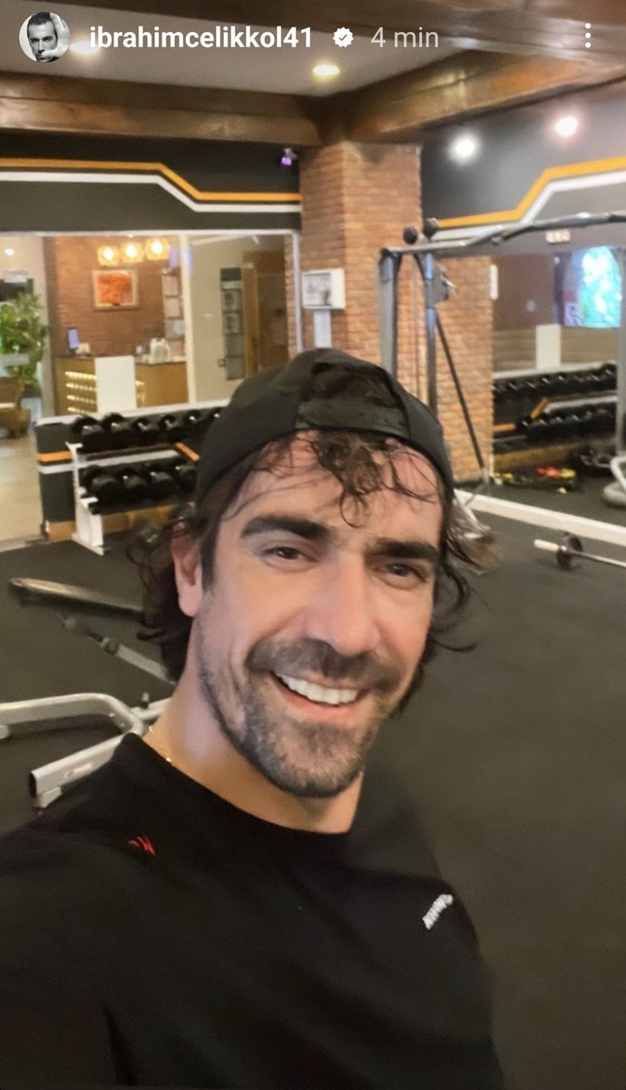 dulcepit's tweet photo. Buenos dias🤗🤗🤗

#İbrahimÇelikkol https://t.co/LkT3xQr0r1