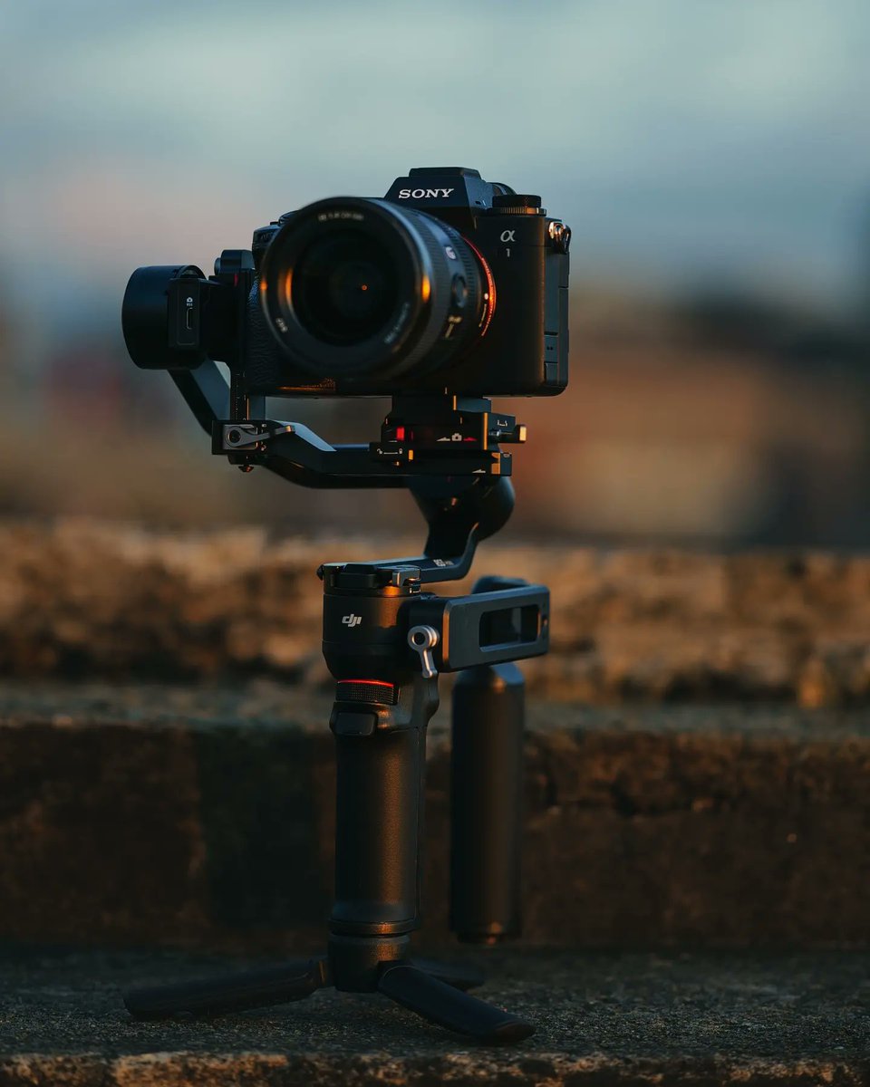 hf_photo's tweet photo. My current video setup 🎥🎬
•
Sony A1 + Sony 24mm GM
DJI RS3 Mini
•
#sony #sonyalpha #sonyuk #sonyalpha1 #sonyvideo #sony24mmf14gm #sony24 #24mm #video #dji #djirs3mini #djigimbal #gimbal #videosetup #djiglobal #sonya1 #sonycamera #camera #gear #cameragear #camerasetup #lens https://t.co/K4bgijSqIl