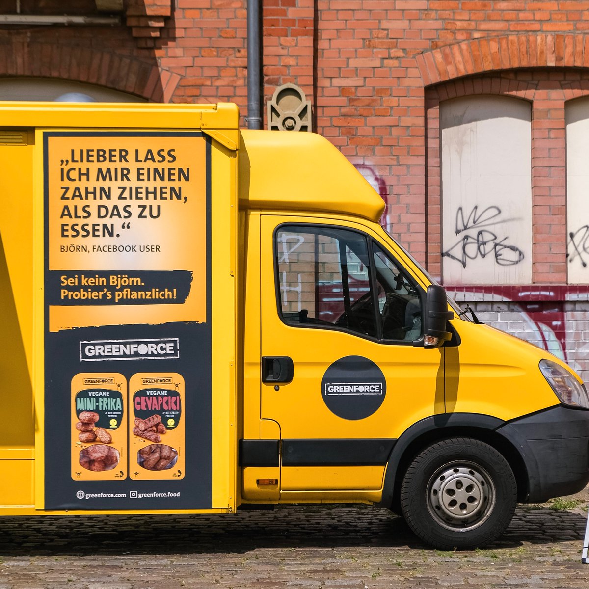 GREENFORCE (@greenforce_food) on Twitter photo Unser Erbsenexpress kommt nach #München 😁🥳
Mit dabei:
<a href="/Adam_Wolke_FFM/">Adam Wolke (SkylineTV LIVE)</a> 😍
Du findest uns von ca. 13:00-18:00 Uhr hier:
REWE
Petuelring 92
80807 München
Kommst Du vorbei? 😊 Unser Erbsenexpress kommt nach #München 😁🥳
Mit dabei:
<a href="/Adam_Wolke_FFM/">Adam Wolke (SkylineTV LIVE)</a> 😍
Du findest uns von ca. 13:00-18:00 Uhr hier:
REWE
Petuelring 92
80807 München
Kommst Du vorbei? 😊
