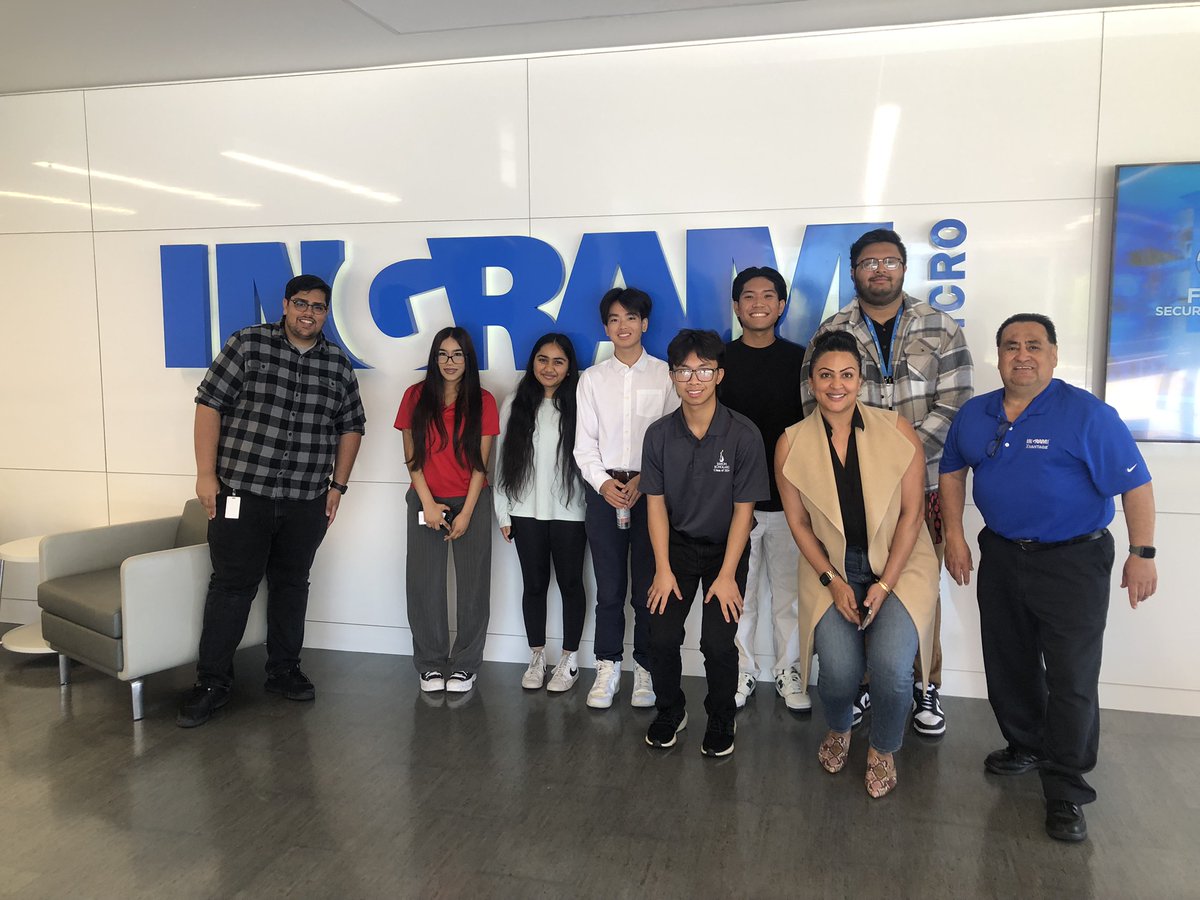 IngramMicroInc's tweet photo. Ingram Micro is proud to be part of the CEO Leadership Alliance OC, providing career exploration opportunities for 200+ students from Orange County high schools and universities. We are honored to be able to mentor and inspire the next generation of leaders. #ingrammicro #claoc https://t.co/cy8ZI8u6C1