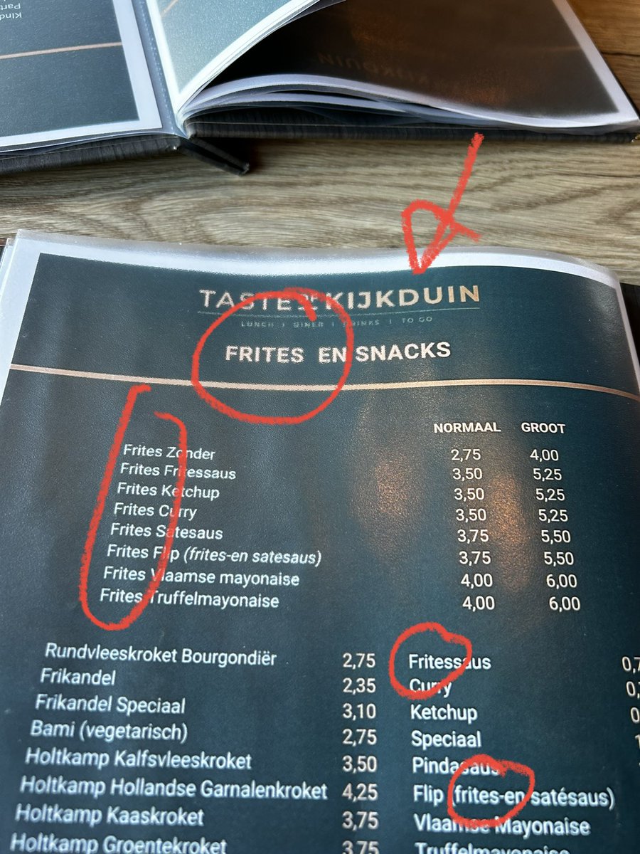 J_00_S_T's tweet photo. Middenin โpatatlandโโฆ Oftewel, het is allebei goed. Heb 50% van mijn leven patat gezegd, daarna tot friet bekeerd door een frietzegster, nu happy met een patatzegster ๐ตโ๐ซ Ben nu P/F-hybride ๐
Nederland is een soort Baarle-Nassau, allemaal P- of F-eilandjes. #eindediscussie https://t.co/XeOBqcVRjT