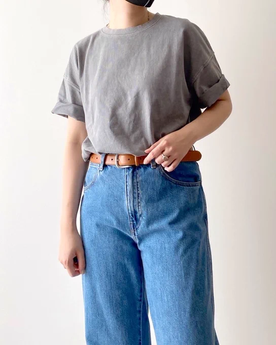 【ZARA】体型カバーの天才じゃん!ゆったりシルエットの「古着っぽTシャツ」二の腕をすっぽり隠してくれてうれしい〜!   ZARAの「ユーズドフィニッシュ Tシャツ」は、古着のような色落ち感がかっこいい!デニムと合わせたカジュアルコーデはかっこいいですよ〜!