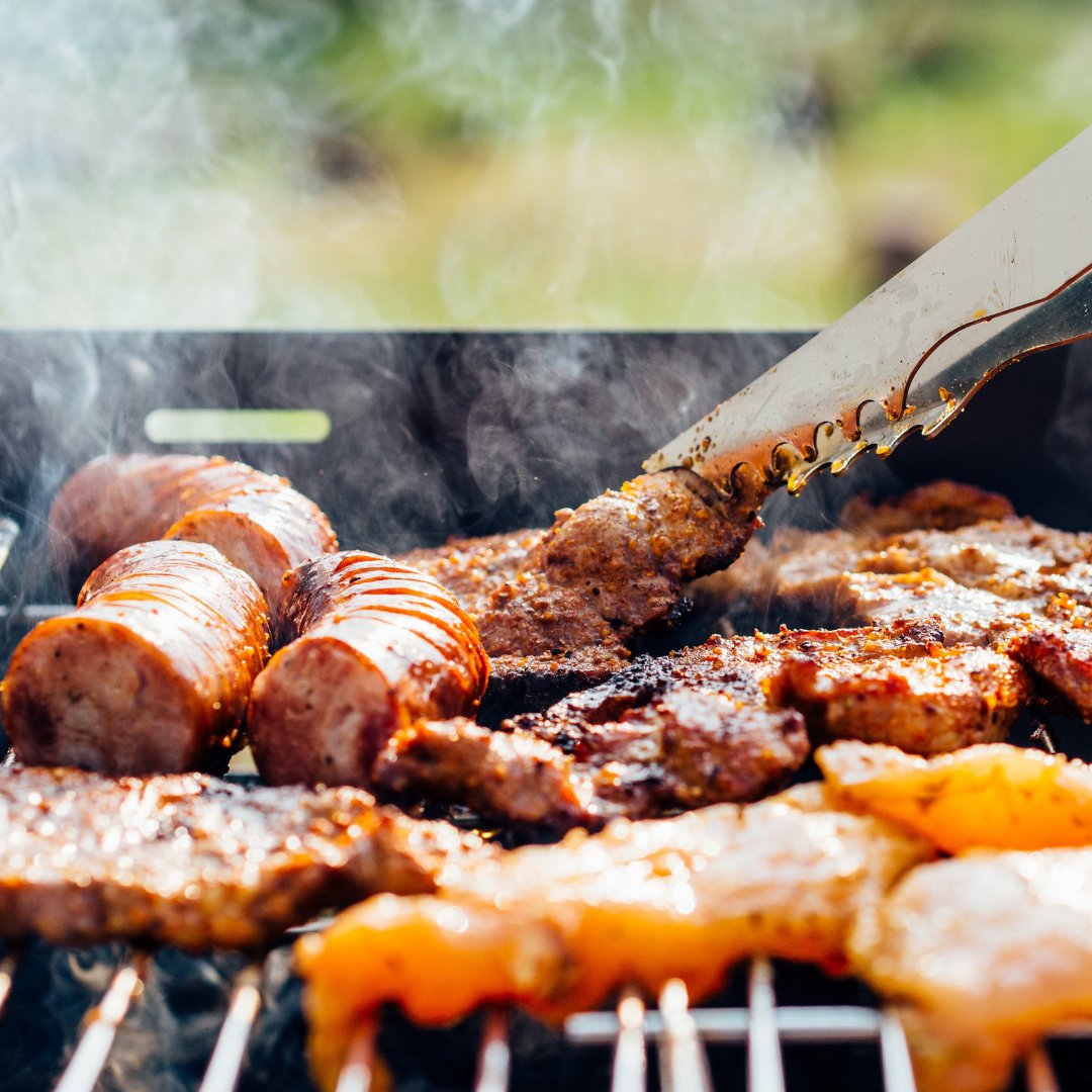 braaifluencer's tweet photo. By die braai vind ons vreugde, vrede, en 'n vleisie wat ons siel voed. #braailiefde #Braaifluencer https://t.co/r0kHb2pCHE