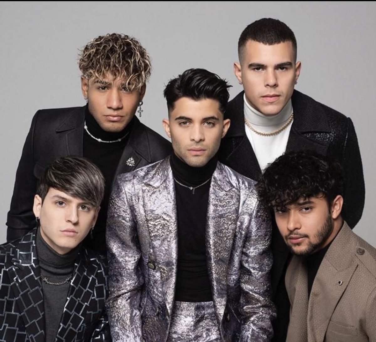 luckVelezx's tweet photo. Esta fue la mejor era de los CNCO hablando visualmente, y quien diga que no tiene malos gustos https://t.co/oY1YYotruy