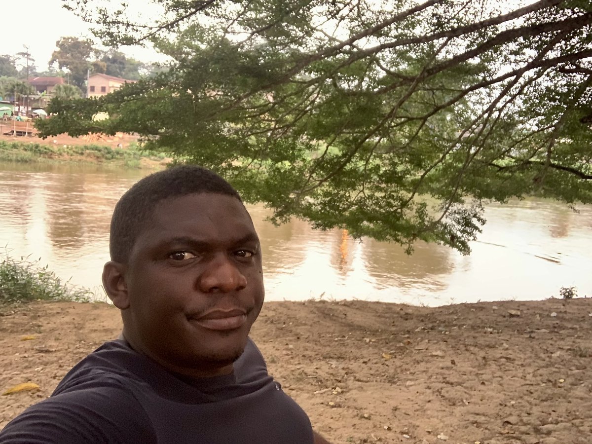 OkabaYoan's tweet photo. Bonjour depuis koulamoutou en plein air au lac https://t.co/wZkaf843XK