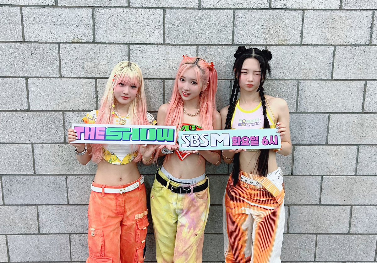 아놔 더쇼 선정 더슐랭 5스타를 넘어선 슈퍼스타 마들렌 맛집 그거 🩷울라임라잇🩷
레몬마들렌이 좋을까•• 초코 마들렌이 좋을까 하다가
아무래도 BEST‼️는 •••?
바로바로바로 라임(라잇) 마들렌,,,🫠🫶
#LIMELIGHT #MADELEINE #더쇼 <a href="/limelightseoul/">🐯</a>