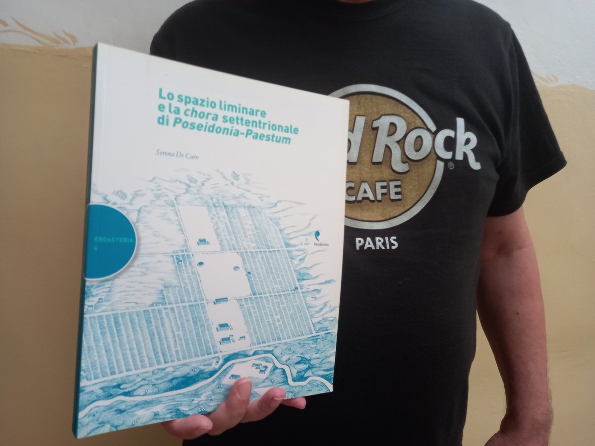 pan_nullo's tweet photo. finally in my hands a copy of
#SerenaDeCaro #book 
_lo spazio luminare e la chora settentrionale di Poseidonia-Paestum_
(the cover design is mine)
#NationalHellenicResearcFoundation #KoninklijkInstituutNetherlandsTeRome #UniversitaDegliStudiDiSalerno
#UniversitaDegliStudiDiPadova https://t.co/8QCfiPdy8T