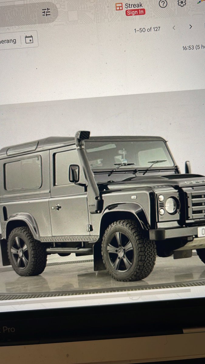 LandRoverMUD's tweet photo. A few 90s that have nearly been purchased; still searching for the right vehicle …

#LandRover #Defender90 https://t.co/5xvxcozIdC