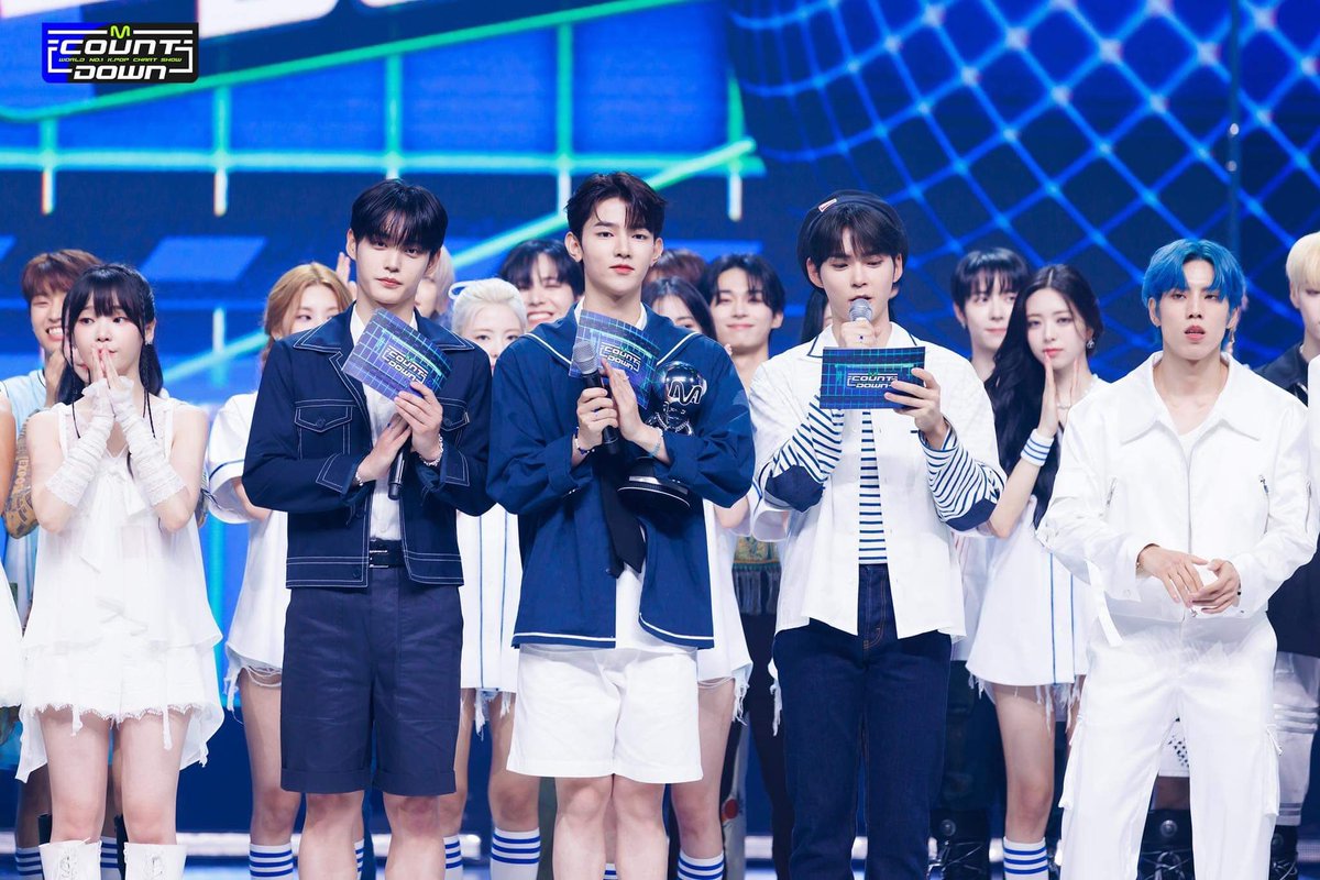 ZB1Davao's tweet photo. [📸] 08082023 Mcountdown Twitter Update

Magnificent Special MC’s ZEROBASEONE KIM JIWOONG, SUNG HANBIN and ZHANG HAO

🔗 https://t.co/y1r6AB4bHR

#ZEROBASEONE #김지웅 #장하오
#성한빈 #엠카운트다운 #엠카 #HISTORY_M

©️@MnetCountdown

✨ https://t.co/3NF7Dr5Tun