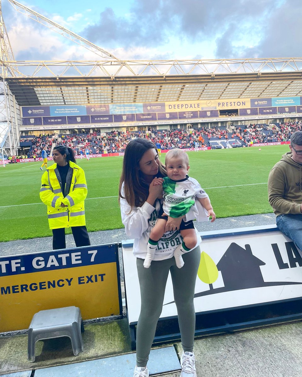 bethanllouise's tweet photo. My Darcy’s first Liverpool match🥺❤️ https://t.co/MgioaKtrkG