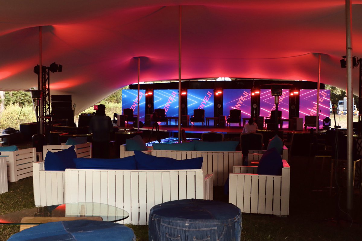 xposeltd's tweet photo. Good morning !!! 😍
We thank the @StaarabLounges family for going all out on their furniture set up at the Bexposed “chill & vibe” edition ! 🤩
#meaningfulcollaborations #events #bexposed #mwenyeji https://t.co/qNfnSVplDd