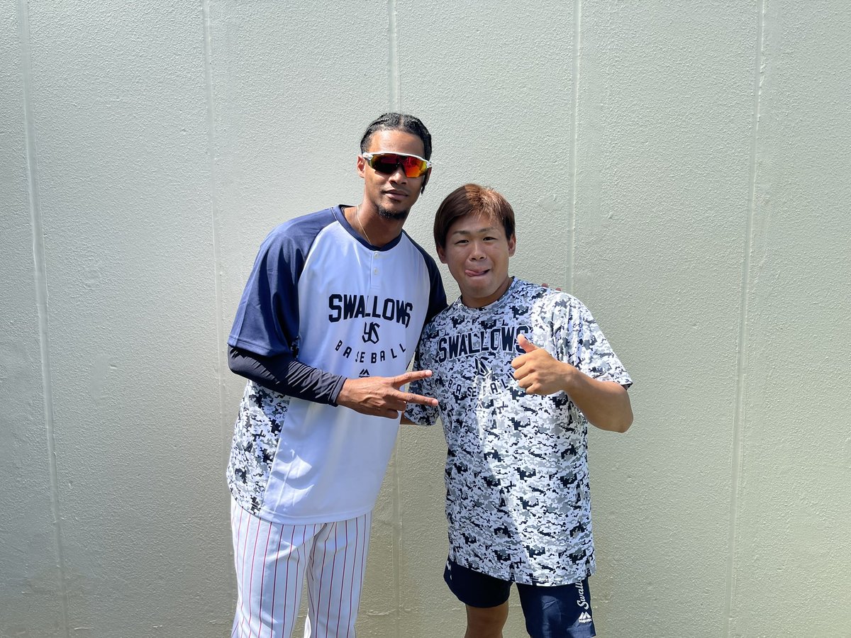 taguchi90's tweet photo. エルビン・ロドリゲス

実はオールスターなどの関係で今日が初対面！
すっげぇいい奴そうだった
これからよろしく頼むよ！

皆さん、エルビンと呼んでください！！

頑張ろうな！！

#エルビン・ロドリゲス
#エルビン
#swallows https://t.co/x6WZ6S8QWH