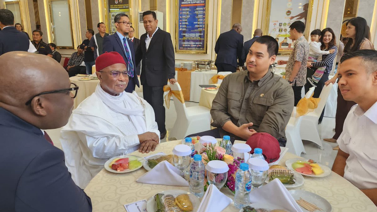 OIC_OCI's tweet photo. The Minister of #Youth and #Sports of the Republic of #Indonesia, H.E. Mr. Ario Bimo Nandito Ariotedjo hosting a lunch in honor of the #OIC Secretary-General, H.E. Mr. #Hissein_Brahim_Taha at the Ministry of Youth and #Sports Headquarters in #Jakarta on 8th August 2023. https://t.co/xb1BLQWHyg