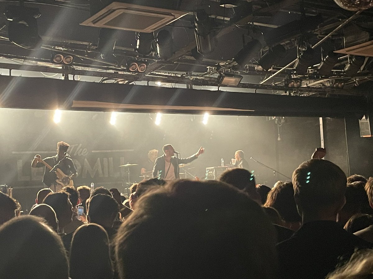 jakesimcox1's tweet photo. @MilesKaneMusic 
@Leadmill 
Amazing last night. And respect to the Charlie lad for getting on stage too! Hell of a show https://t.co/VmJkZDzfgi