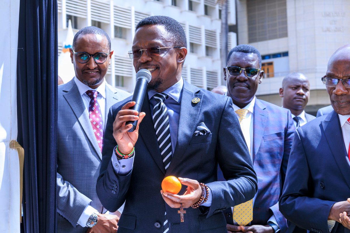 moyasa_ke's tweet photo. YOUTH EXPLOIT THE REVOLUTIONARY HUSTLA BAZAAR TO PUT PESA MFUKONI.

With the rollout of the revolutionary #HustlaBazaar phenomenon, the days of one struggling to find buyers for their products &amp; services or settling for meager &amp; exploitative prices are quickly coming to an end. https://t.co/jszranAemm