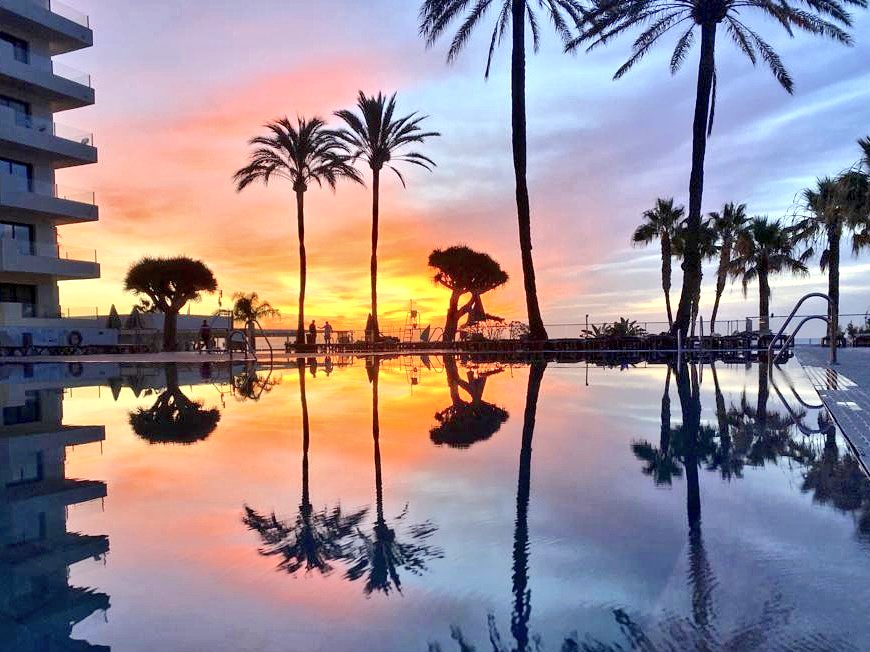 OceanHouseCosta's tweet photo. Good morning from Mediterranean sea!
๐
#seafront #tuesdaymorning #poolside #holidays #breakfasttime #unbeatableview #puertomarina #carihuelabeach https://t.co/IyD0CUu1vL