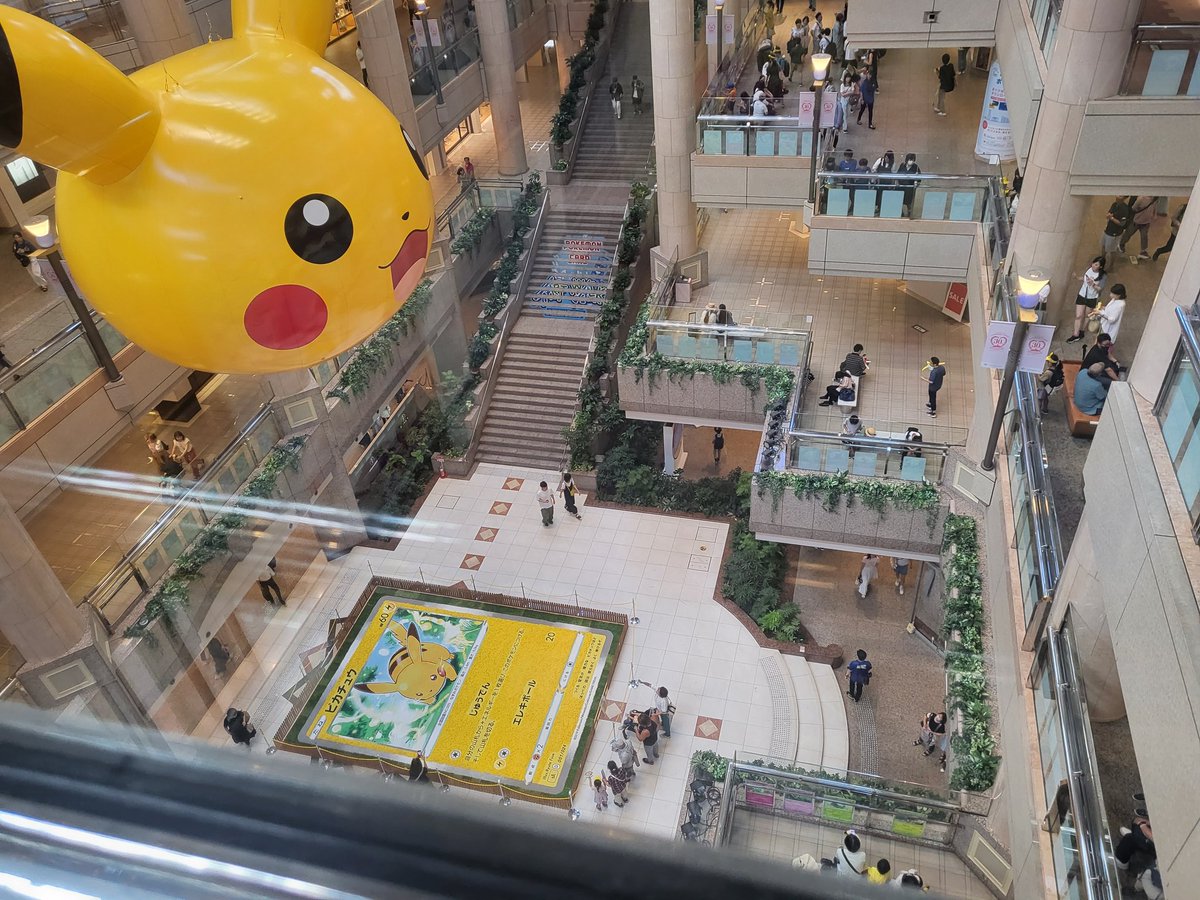 inkmodel's tweet image. งาน Pokemon World Championships 2023  จัดที่เมือง YoKohama   สถานที่ต่างๆ เต็มไปด้วย เหล่า Pokemon  น่ารักมาก💛
#pokemonworld
#pokemonwsc2023