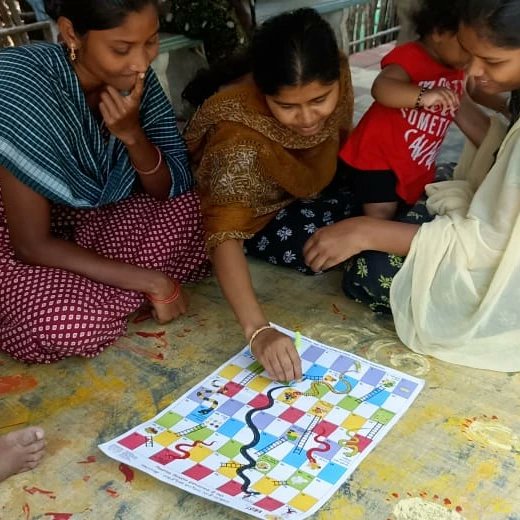 TbBhadrachalam's tweet photo. Sir/Madam  #NikshayaDivas was supposed to be on 24th July but it was celebrated in #TUBurgampahad yesterday due to floods. #TBpatients and their family members are made aware about the importance of #Nutritionfood by playing the #snakeandladder game. and conducted TB awareness. https://t.co/RdEGjSL6P2