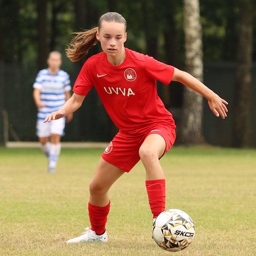 Wil jij je vaardigheden aanscherpen, je spel verbeteren en deel uitmaken van een dynamische gemeenschap van getalenteerde meiden? Zondag 10 september gaat UVVA haar 10de(!) jaargang in. Extra trainingsuren maken? Je bent van harte welkom! uvva.nl.