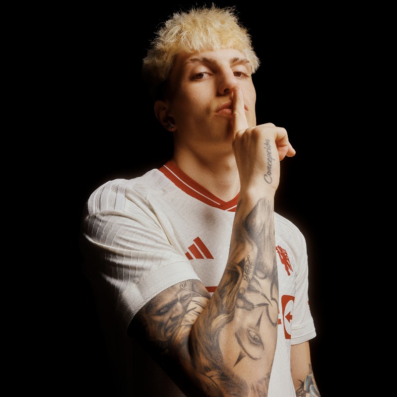 ManUtd's tweet photo. Hated. Adored. Never ignored.

Just dropped: United's 2023/24 third shirt.

#MUFC || @adidasFootball