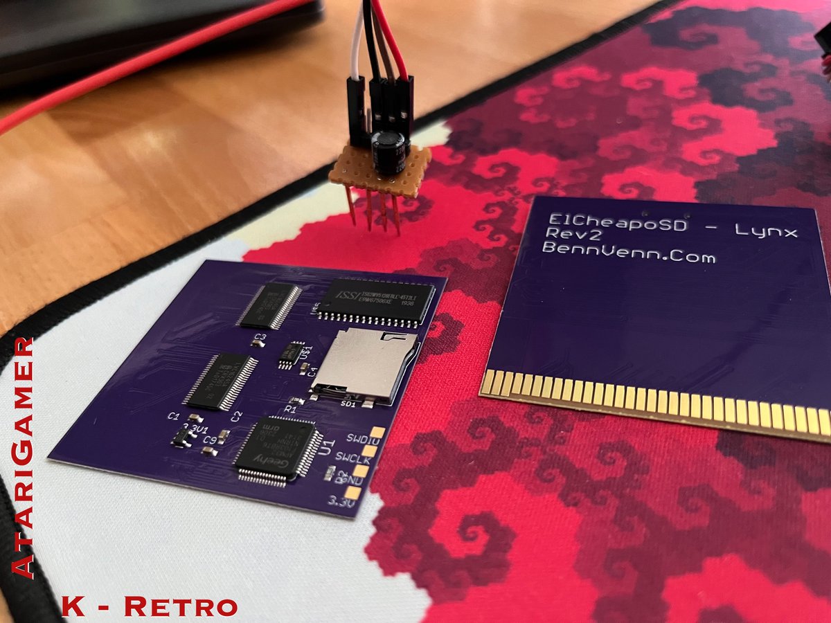 kretro_gaming's tweet photo. This is how the #ElCheapoSD for #AtariLynx is programmed for shipping. A custom made pogo pin connector for flashing the #firmware. โก๏ธ
#RetroGaming #RetroConsoles #VideoGames #RetroMods #HardwareMods #Electronics #HardwareHacking https://t.co/6iiXfK3yMR