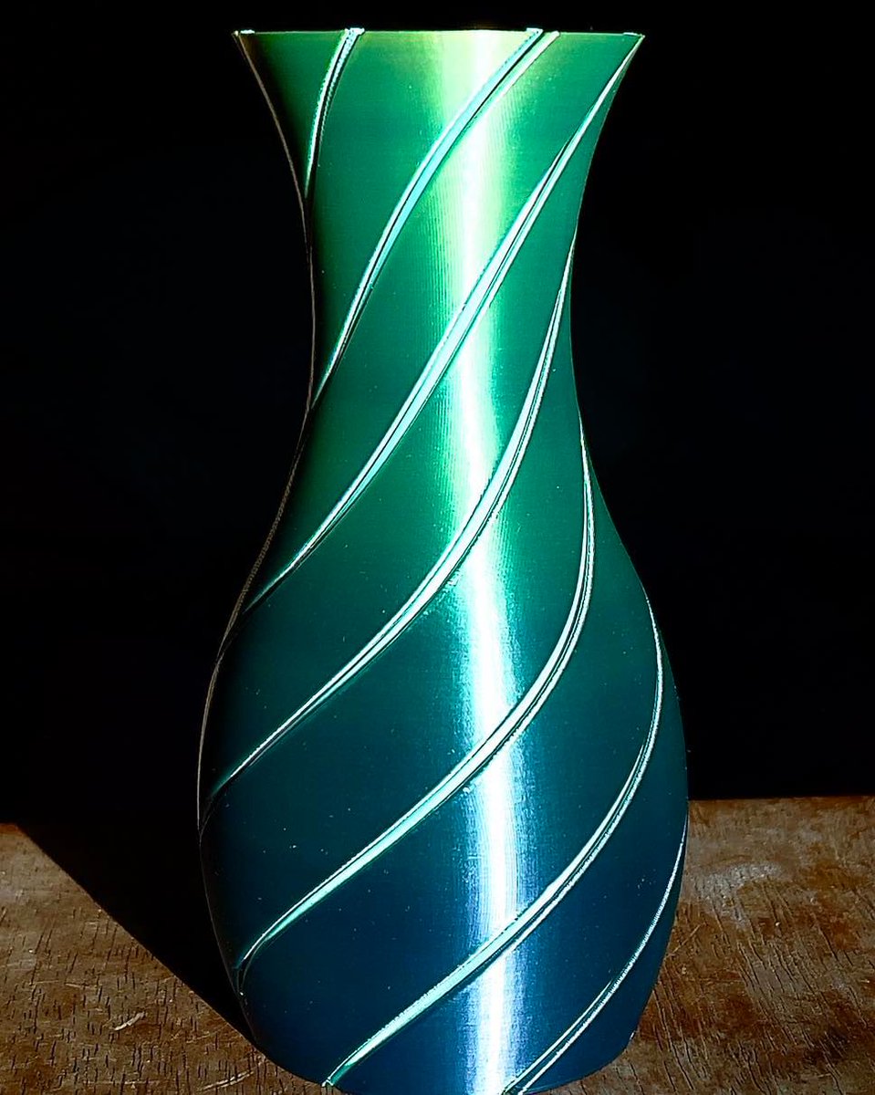 voxelab's tweet image. Check out these stunning 3D-printed vases by @infini3d_official! 🌸 The flawless print quality showcases the true beauty of 3D printing technology. Impressive work!

🛒 Get your own 3dprinter here: voxelab3dp.com

#Voxelab #3dprinter #3dprinting #3dprinted #3dprint