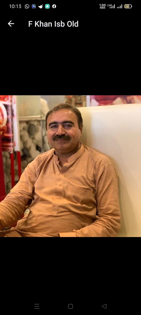 HafeezK10140517's tweet photo. Khan Islamabad se https://t.co/GuvKiX9Hbw