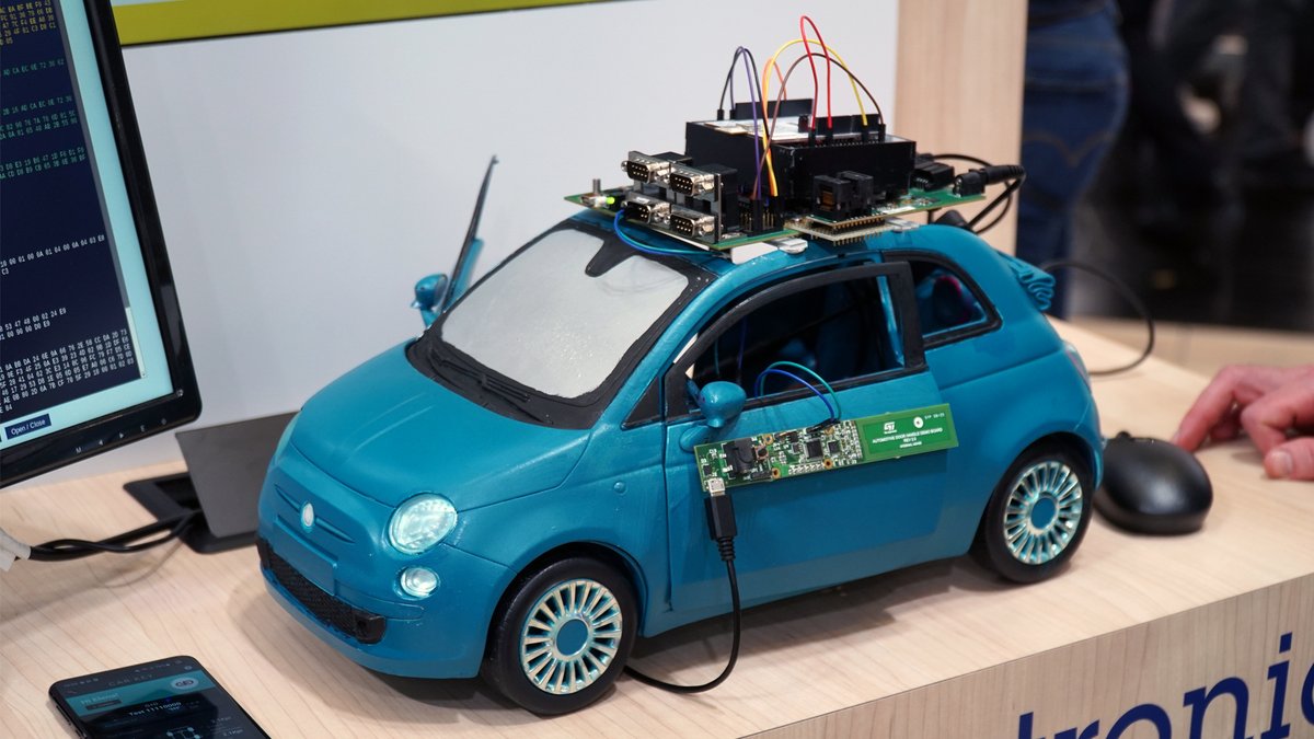 ST_France_News's tweet image. [Série d’été #2] Lors d’Embedded World 2023, nous avons eu le plaisir de partager avec vous nos toutes dernières avancées en termes de produits et solutions. Parmi eux, notre machine à laver alimentée par #NanoedgeAI. Économie d&apos;eau et sélection précise du cycle de lavage.