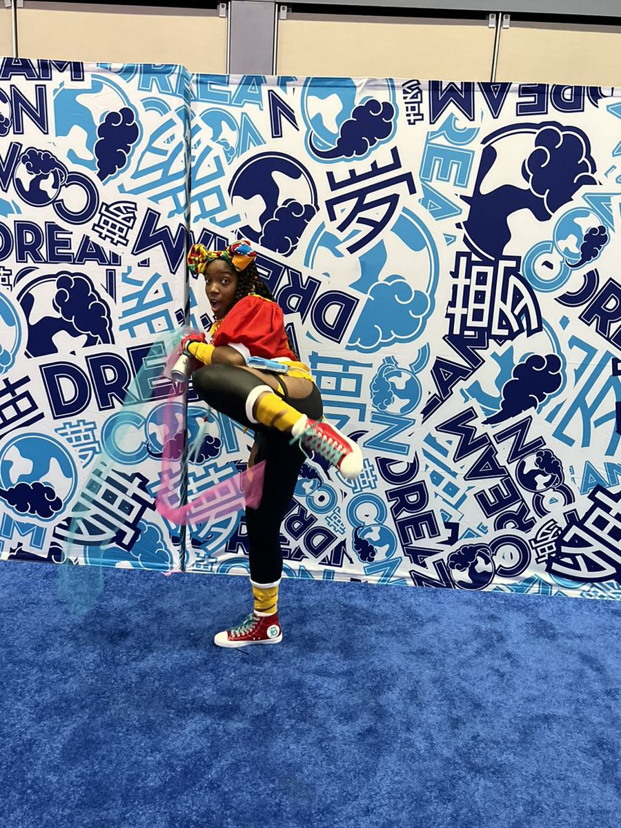 SptmbrSun's tweet photo. Me @ Dreamcon (keep it going💜) https://t.co/43LeOZYNAB