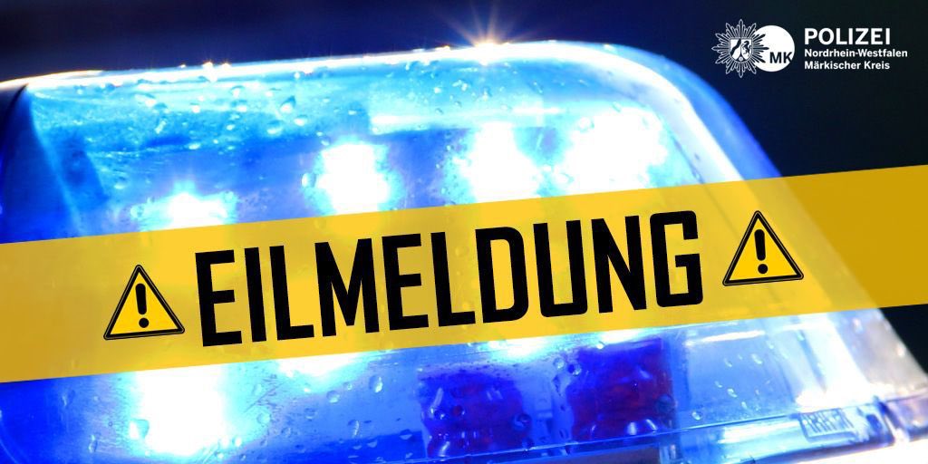 polizei_nrw_mk's tweet photo. Die B515 in #Balve ist in Höhe Binolen nach Verkehrsunfall zwischen PKW und LKW voll gesperrt. #PolizeiMK https://t.co/uYm4YQlQFW