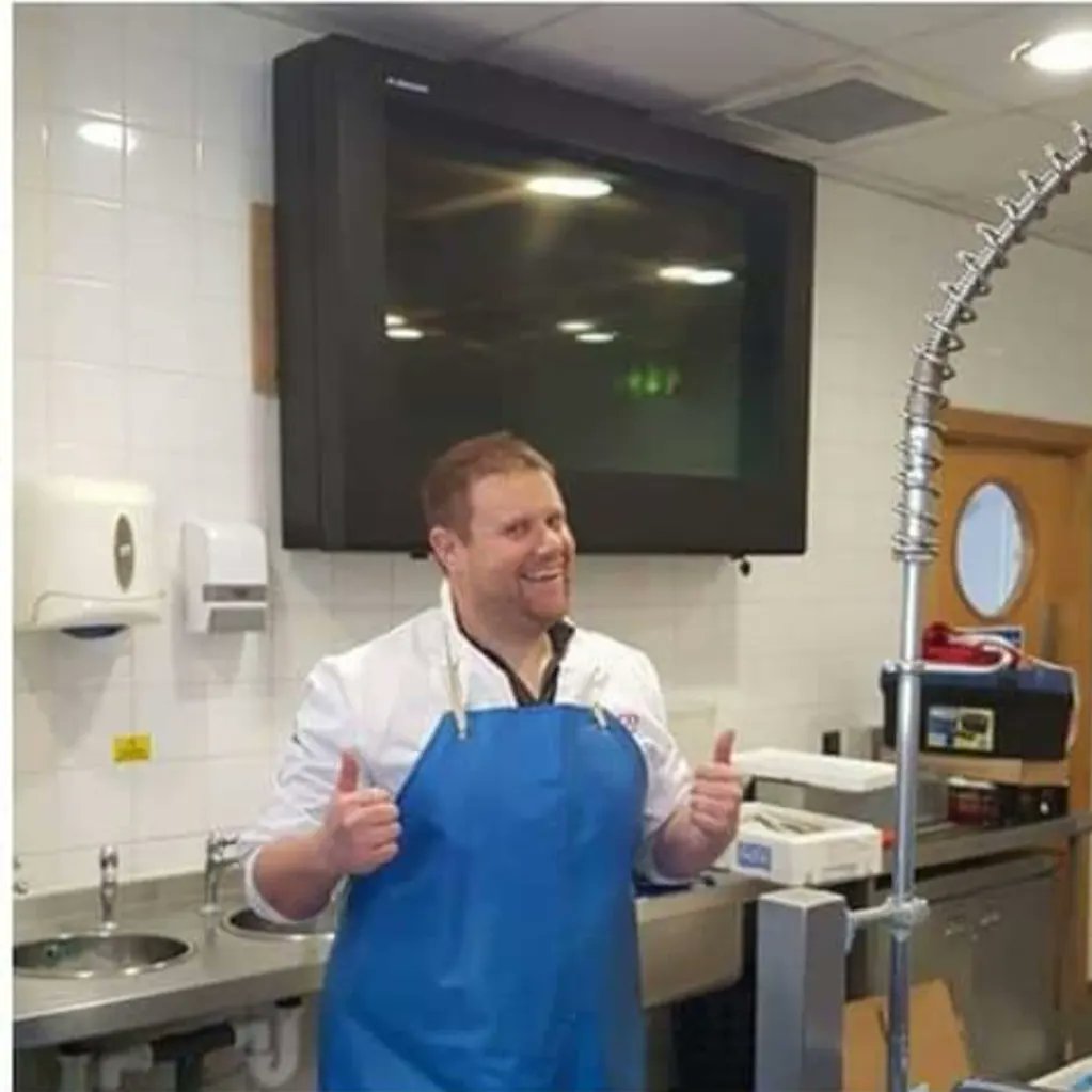 All good things come to an end they say, I've loved every min of my fishmongering, meeting the people I have, becoming friends with most and learning amazing skills. I'll be starting a new job 20th August (not fish!!!) But I will always be supporting the fish industry 😊💕🐟