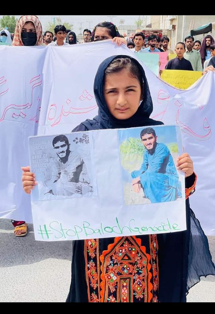 BYCKech_'s tweet photo. BYC Kech organised a protest from Bolan school to Shaheed Fida Ahmed Chowk against the brutal murder of Rouf Barkat and Demanded justice for him as well as to STOP Baloch Genocide, Rouf Barkat was extrajudicially murdered by State-backed Death squads n Turbat
#StopBalochGenocide https://t.co/JMdMx2O6x5