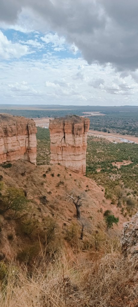 Zimoco_Zimbabwe's tweet photo. Gonarezhou Certified!
We came. We Off-Roaded. We Conquered.
#ChilojoCliffs. One of Zimbabwe's true beauties. The GWM P-series & Mitsubishi Triton will get you there !
Thank you @Zimparks & @Nyaradzo_Group
(S.E.A.L) to your amazing teams.
#zimoco #offroad https://t.co/HxtLzg9FfM