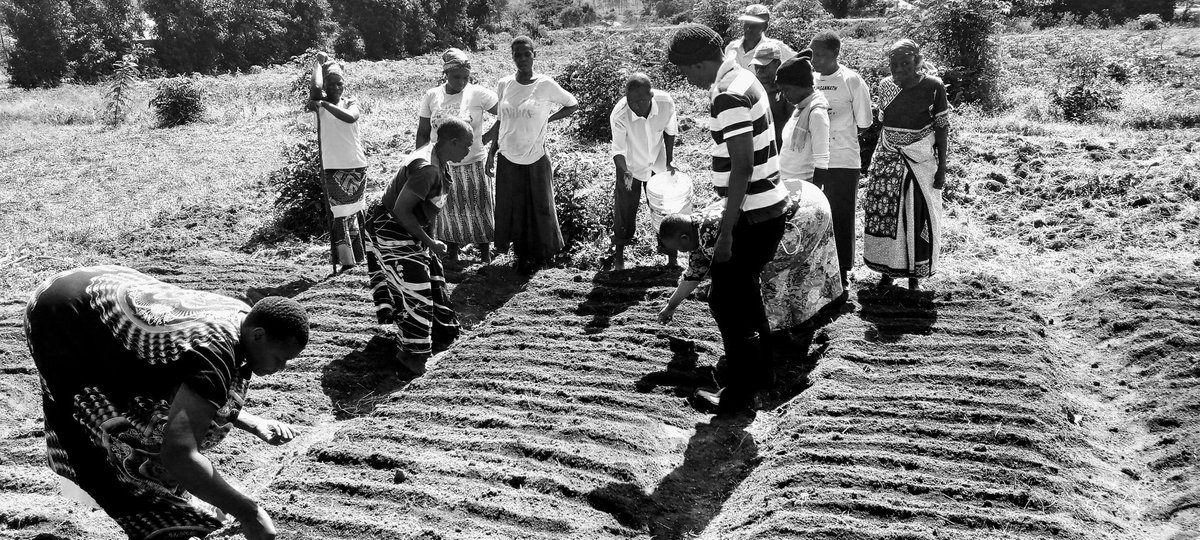 Psaction1's tweet photo. Today is International Day for the World's Indegenous People. A great chance to celebrate their knowledge and commitment to leading sustainable lives. #indegenous #SDGs #Foodsecurity #ClimateActionNow #climatefinance https://t.co/NDYWWmOZVq