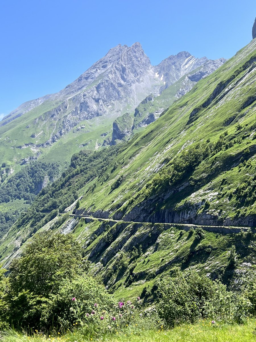 BellaCycling's tweet photo. Mountains are awesome. Going up and down them with a heavy laden bike is equally awesome. Slow yes, but so satisfying. Amazing how much more tou see and feel the landscape when you travel in this way. #bicycletouring #Pyrenees #Tourmalet #Aubisque #RaidPyrenees https://t.co/SKUSHQwZO3