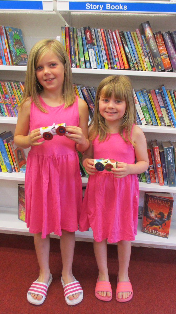 LancsLibraries's tweet image. Getaway vehicles galore at #LongtonLibrary! 
We had rocket races and made Lego getaway vehicles and race cars from recycled materials
Great fun!
Find a Reading Heroes event near you
events.lancashire.gov.uk/search/index.a…
#LancsReadingHeroes #LancsSummerFun
