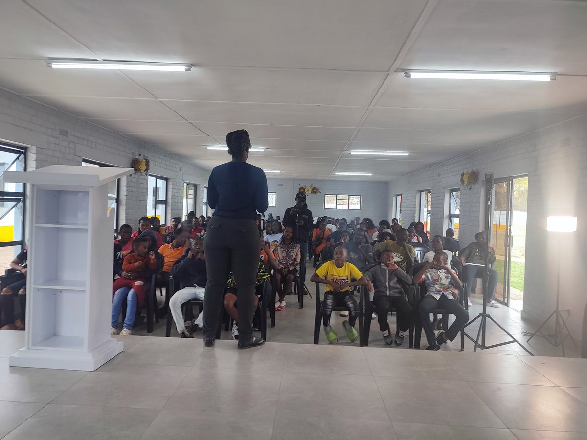dimentions_new's tweet image. Our day ended like this yesterday 👇👇👇☺️☺️☺️, as we facilitated day 1 of 2 , teenagers and youth camp of The Church of God , Saints of Christ Church in Hatfield

#teambuildingzim #yourteambuildingcompany #teambuilding2023 #churchcamps #outdooreducation