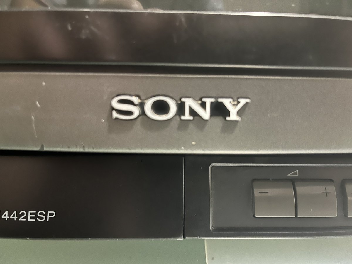 Dinos lo primero que te venga a la cabeza al ver estas fotos #Trinitron