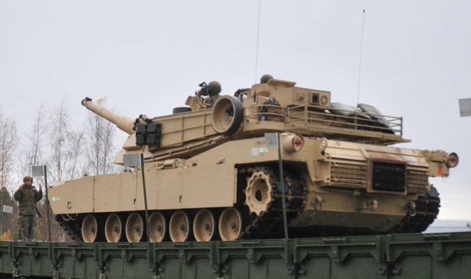 sham_syrianews's tweet image. ⚡️🇺🇦🇺🇸#BREAKING | The #firstbatch of #US #Abrams tanks has been officially approved for #shipment to #Ukraine. #Kiev will be supplied with outdated #M1A1 samples without the latest #surveillancesystems and electronics.

#ukrainecounteroffensive #UkraineRussianWar #UkraineWar