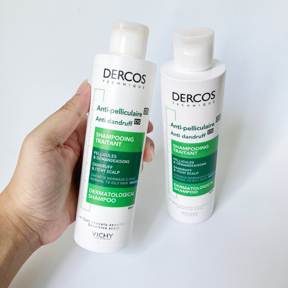 ใครมีปัญหารังแคเรื้อรังไม่หายสักที แนะนำแชมพู Vichy Dercos สูตร Anti-Dandruff นี่ใช้ขวดที่สองแล้ว ประทับใจมาก ใช้กันทั้งบ้าน ปัญหารังแคลดลงตั้งแต่ครั้งแรกที่ใช้จริงๆ ฟองเยอะ สบายหัว แพคเกจสวย บีบใช้ง่ายด้วย ไปตามกันได้ที่ Boots เล้ยยย ขวดละ 550 บาทค้าบ 🫶🏻🤍✨ #ใช้ดีบอกต่อ