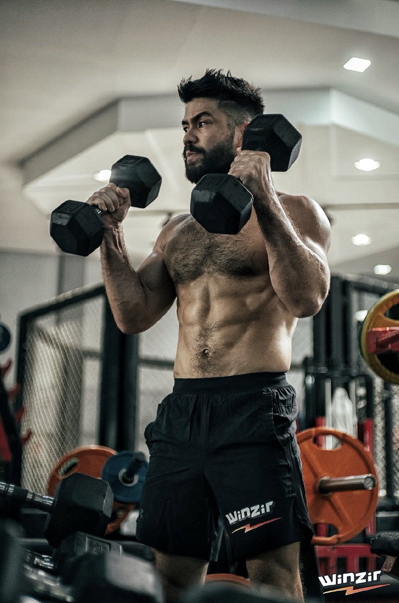 MarkMugen's tweet image. 🐻🐻 @winzirgaming 👊⚡️ #winfromwithin