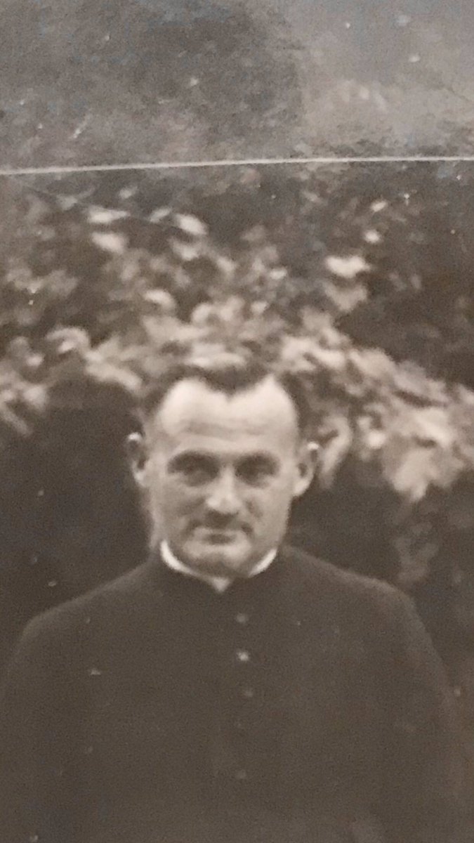 !Holà amigos <a href="/BeylyJbeyly/">Jacques Beyly</a> <a href="/kevincao87/">Kevin Cao</a>
Descansa en pau  Frederico Martin Bahamontes, ami de l’abbé Étienne Corroto ,curé de la plaine de Tarbes Entre Bazet et Vic-Bigorre
Il était venu x fois au presbytère d’Aurensan pour prier
Ahí estaba.
Muy Triste ¡ Nunca muere un gran campeón!