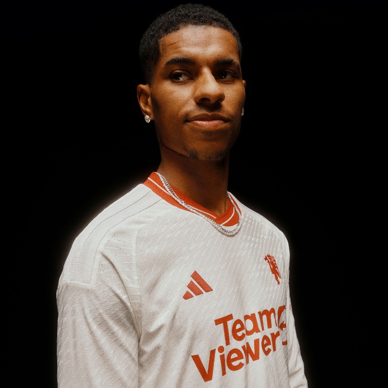 ManUtd's tweet photo. ⚪ Pure United.

@MarcusRashford 🔥

#MUFC || @adidasFootball