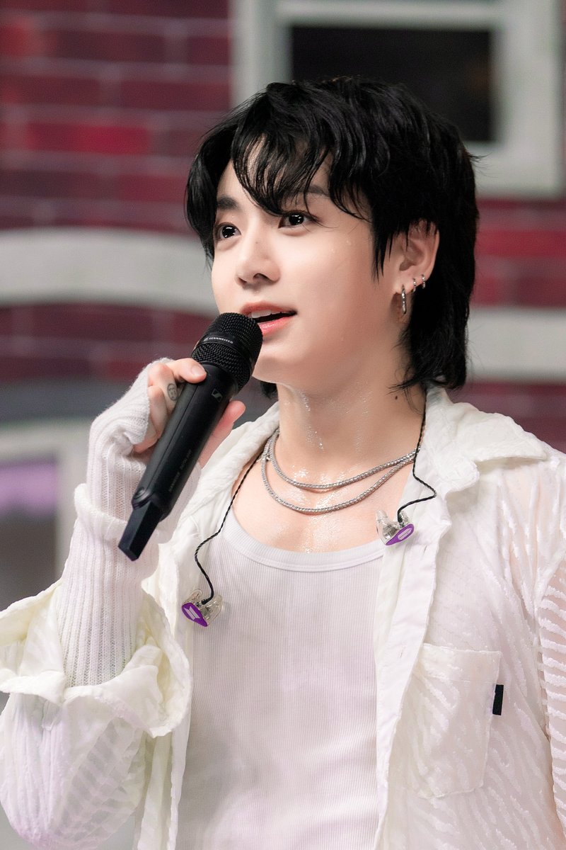 JJK_Times's tweet photo. Jungkook x SBS Inkigayo 1-01
https://t.co/ePYs8BeKlf https://t.co/Ntc7oVRDbv