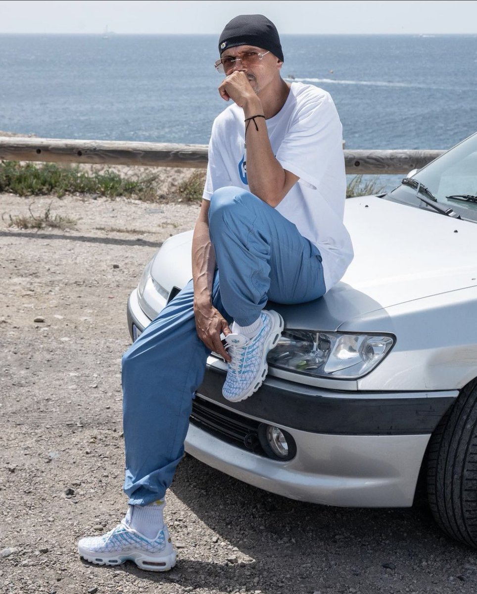 Sneakerologue's tweet photo. Nike Air Max Plus “Marseille” 🔵⚪️

📆: 17 Août exclusivement à Marseille et le 24 Août en Europe https://t.co/Xpynoz7IQe