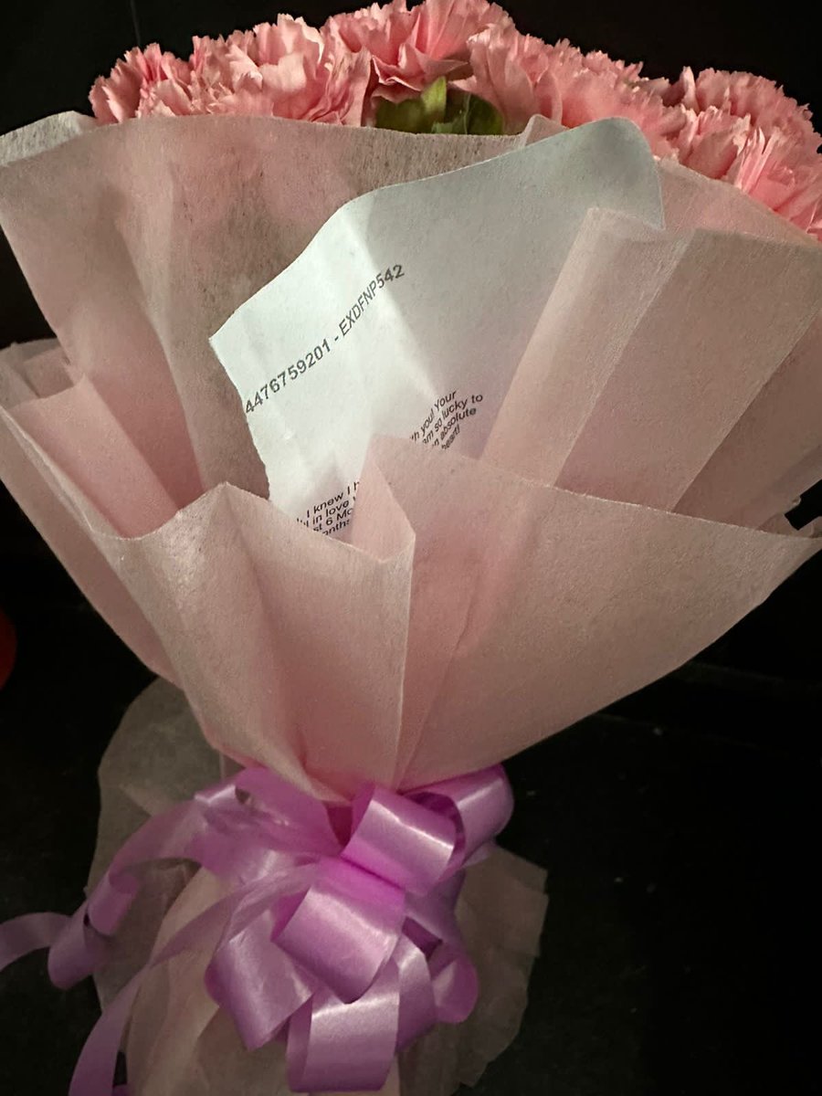 Himalay_Rathi's tweet photo. I had ordered flowers for my wife as it was our anniversary but @fnp_ind delivered damaged product. The note received was torn and in damaged conditions  and  instead of card it was just a piece of paper with message printed on it. Extremely disappointed with ferns n petal 1/n https://t.co/TTRZWZFGcc